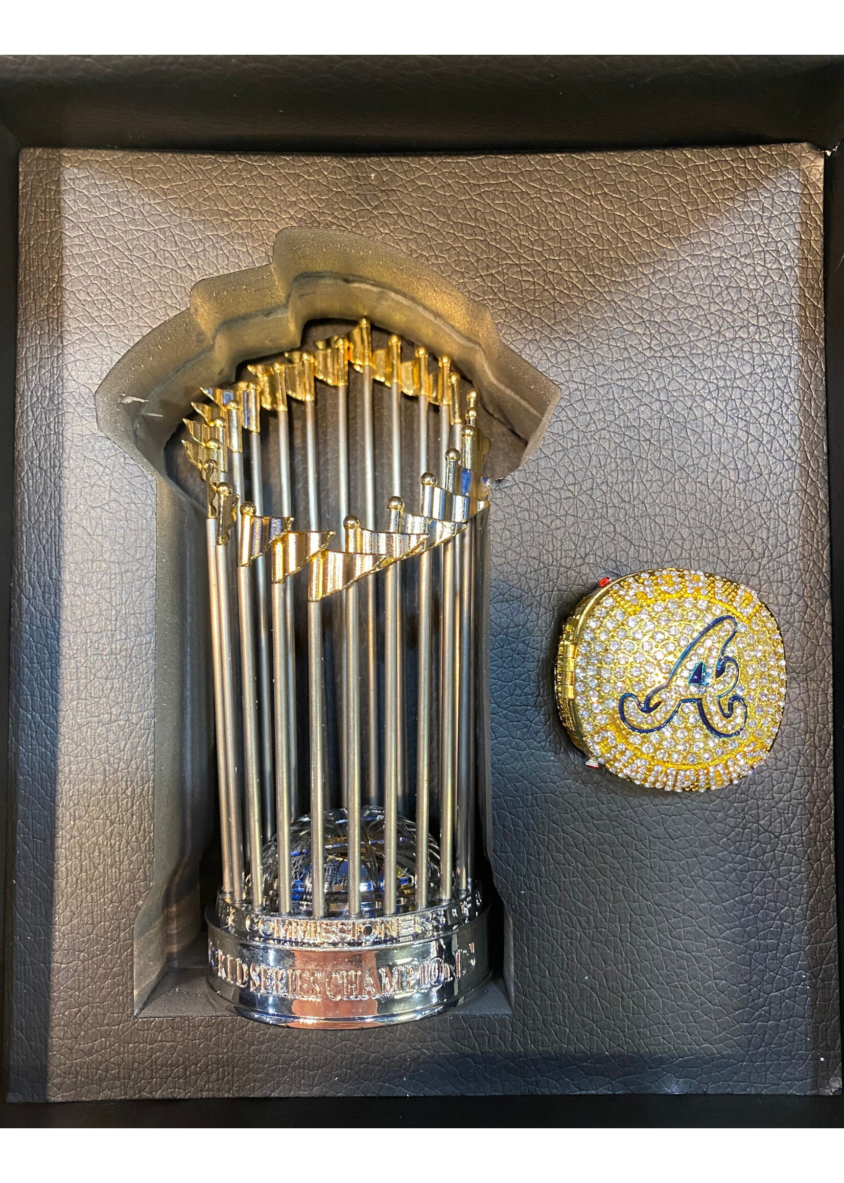 Rings Braves Ring & Trophy Set