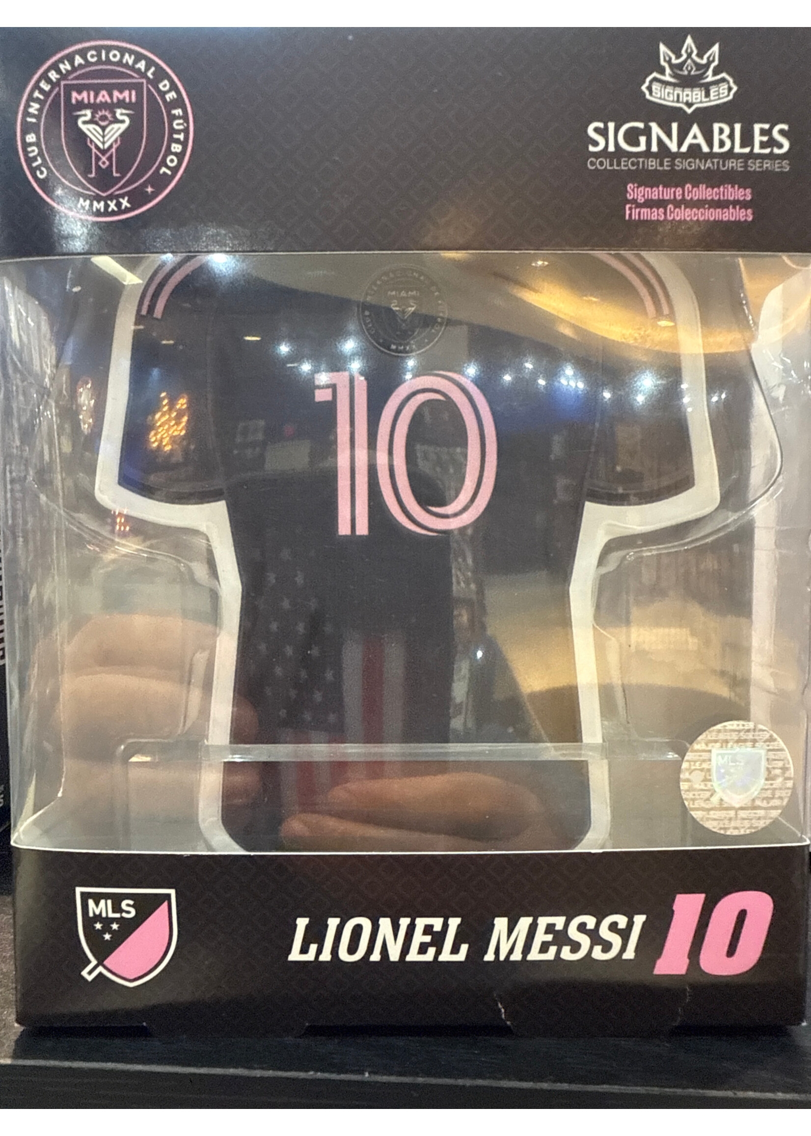 Lionel Messi Black Signables Collectible