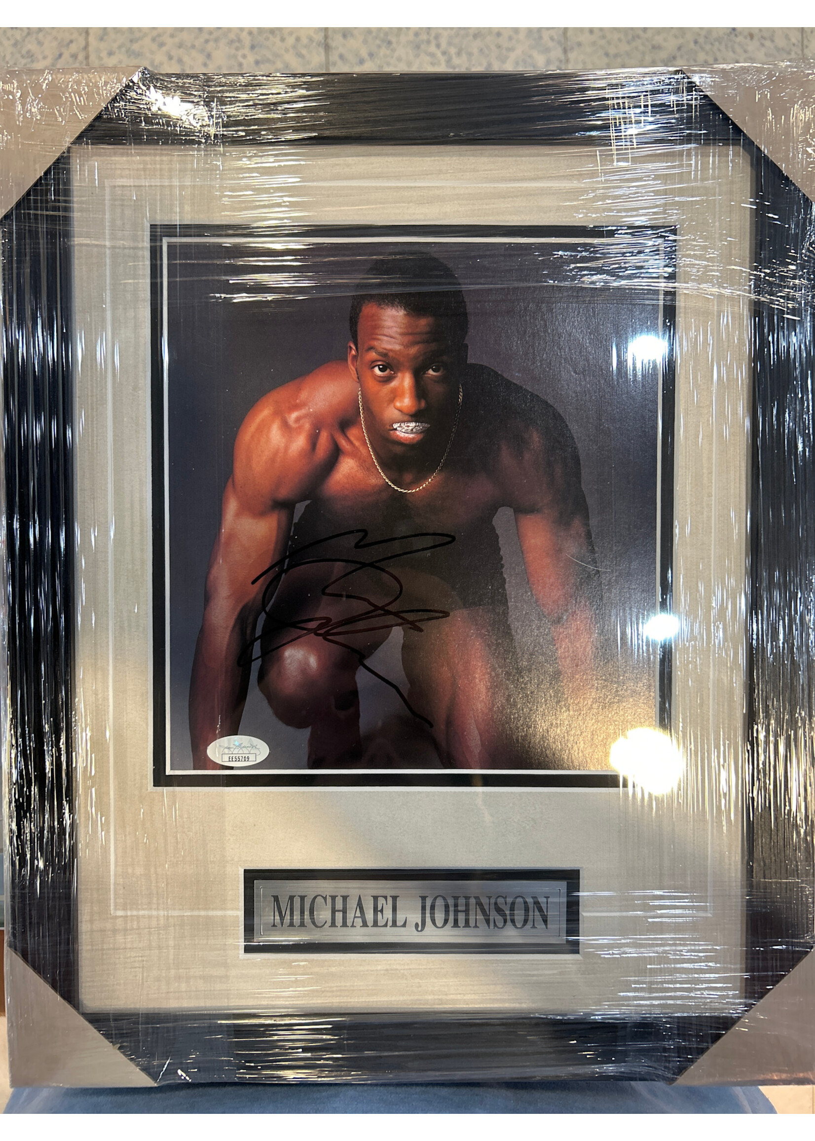 Picture Michael Johnson 8x10