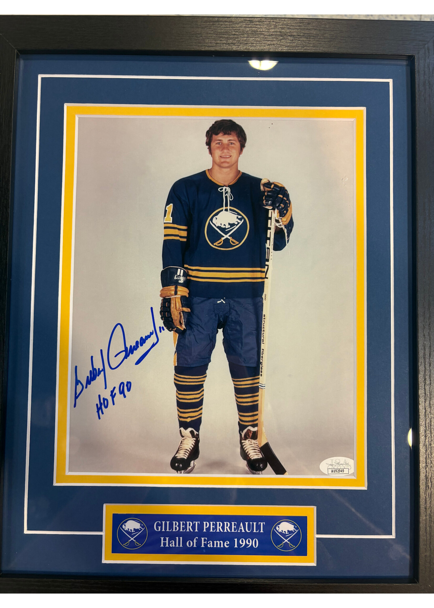 Gilbert Perreault 8x10