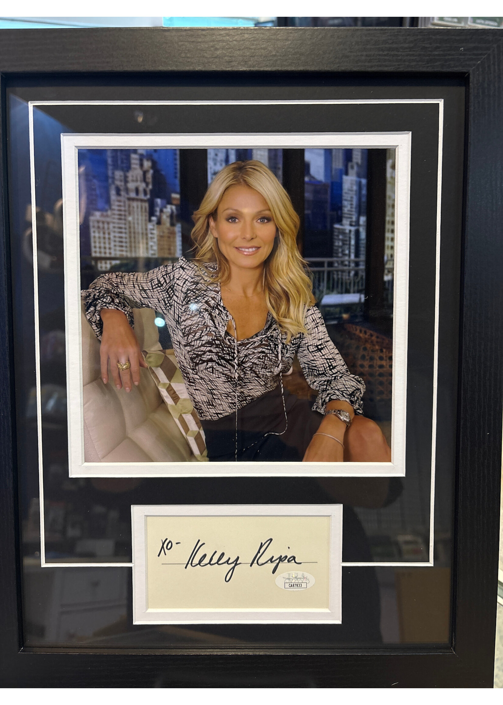 Kelly Ripa 8x10