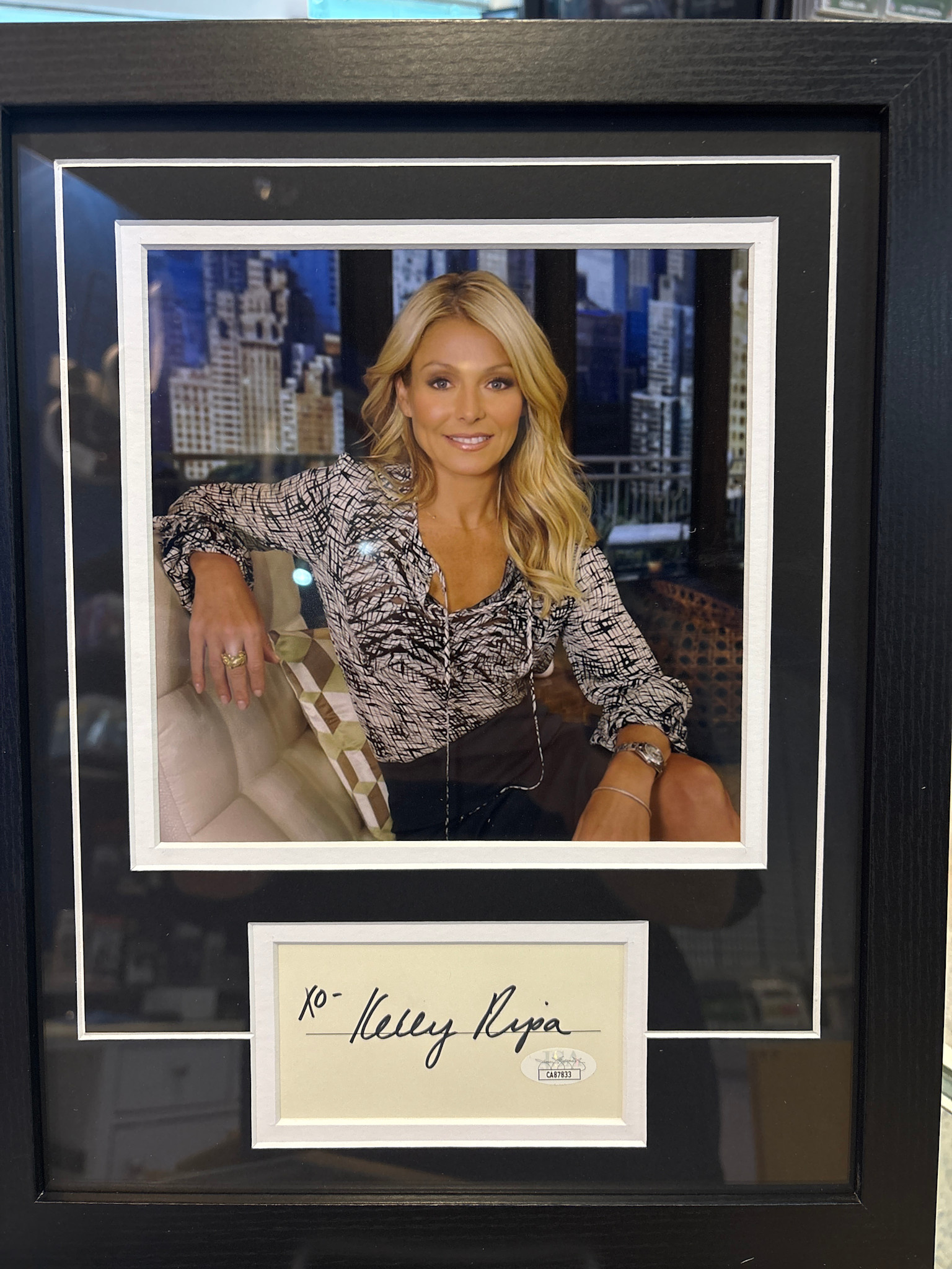 Kelly Ripa Image Collection Kelly Ripa 8x10 - Man Cave Memorabilia