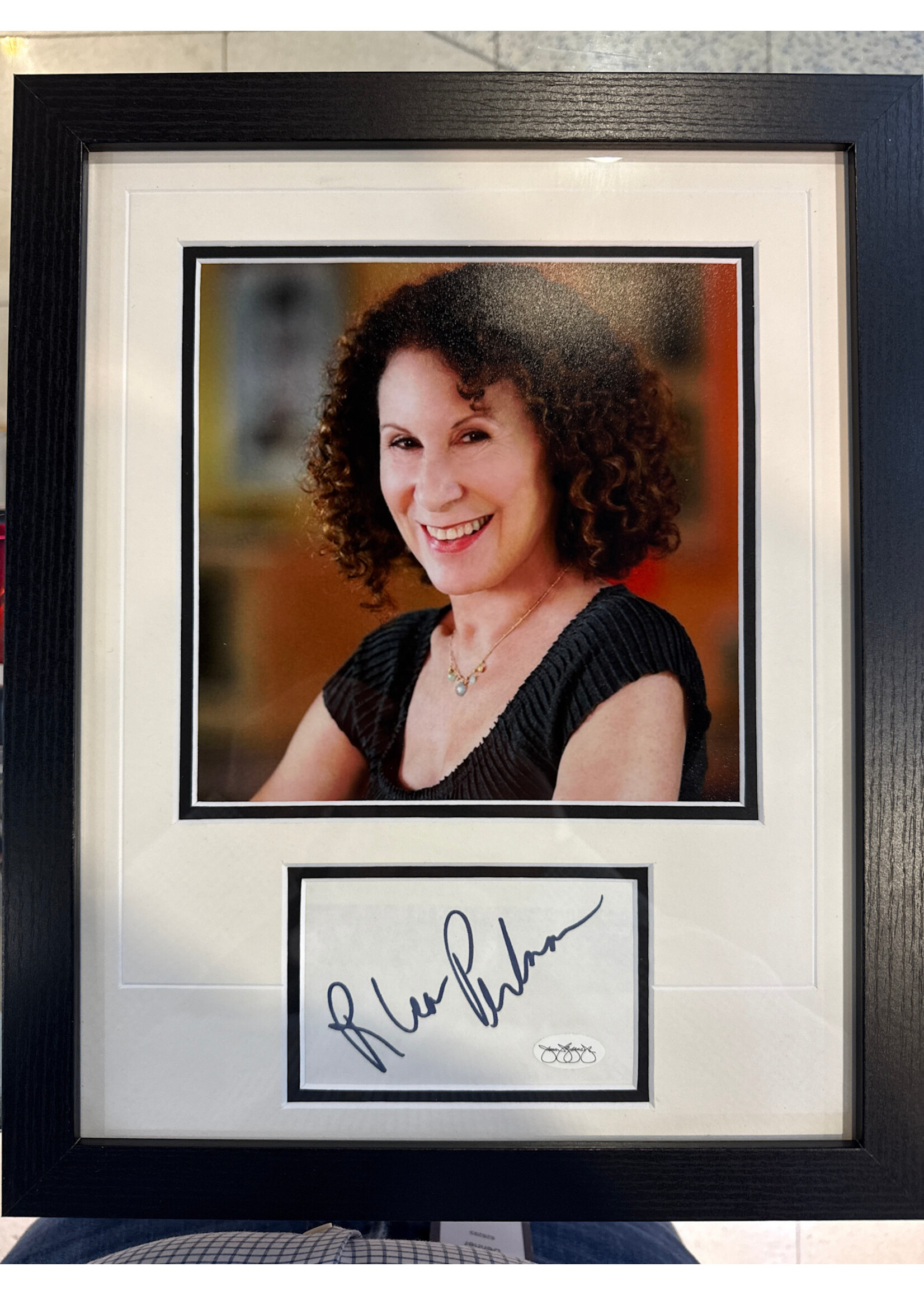 Rhea Perlman 8x10