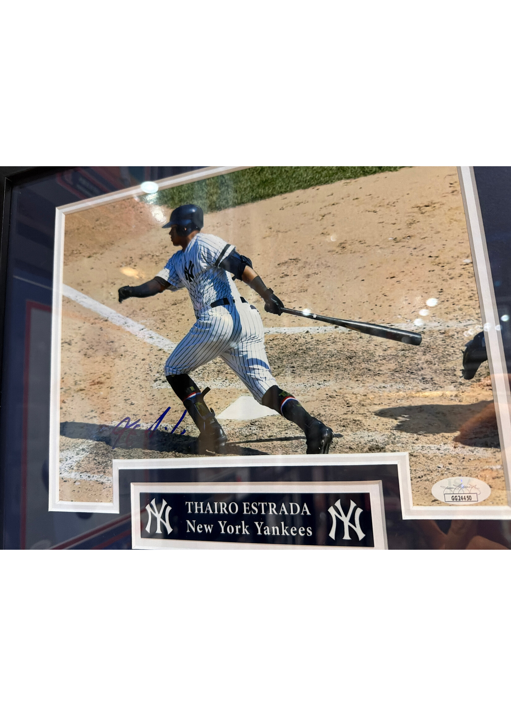 Picture Thairo Estrada 8x10
