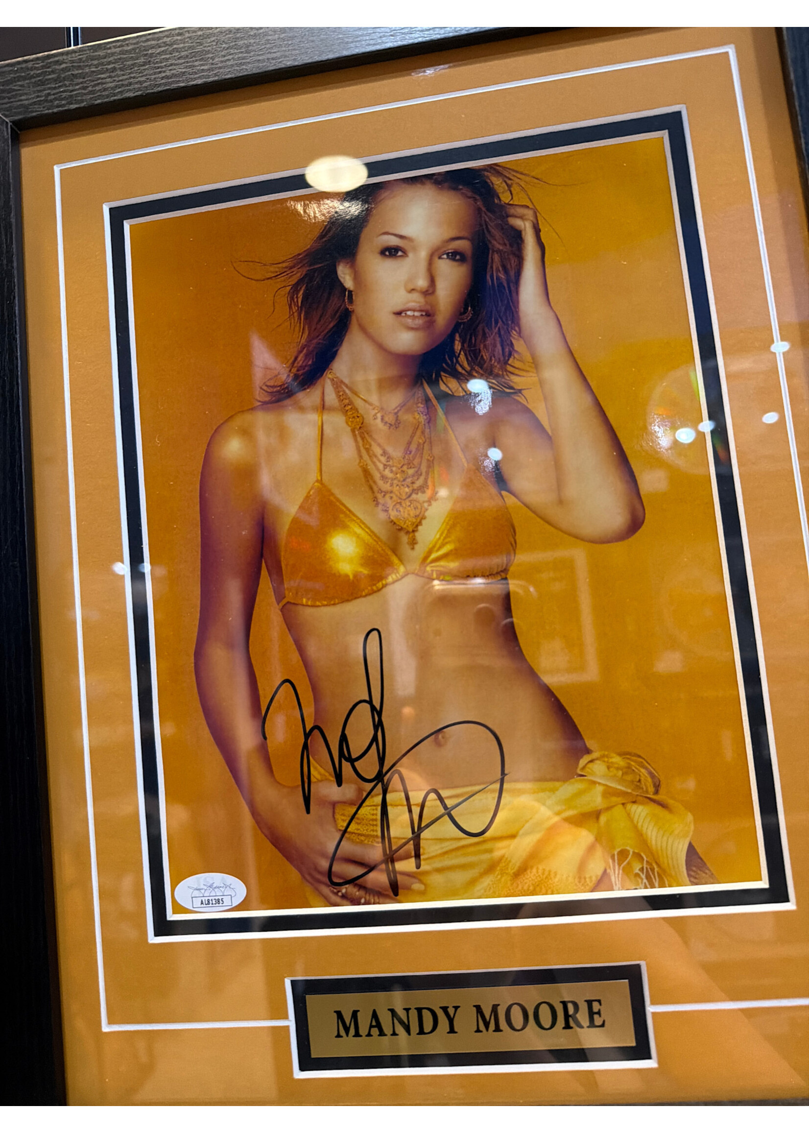 Picture *P Mandy Moore 8x10