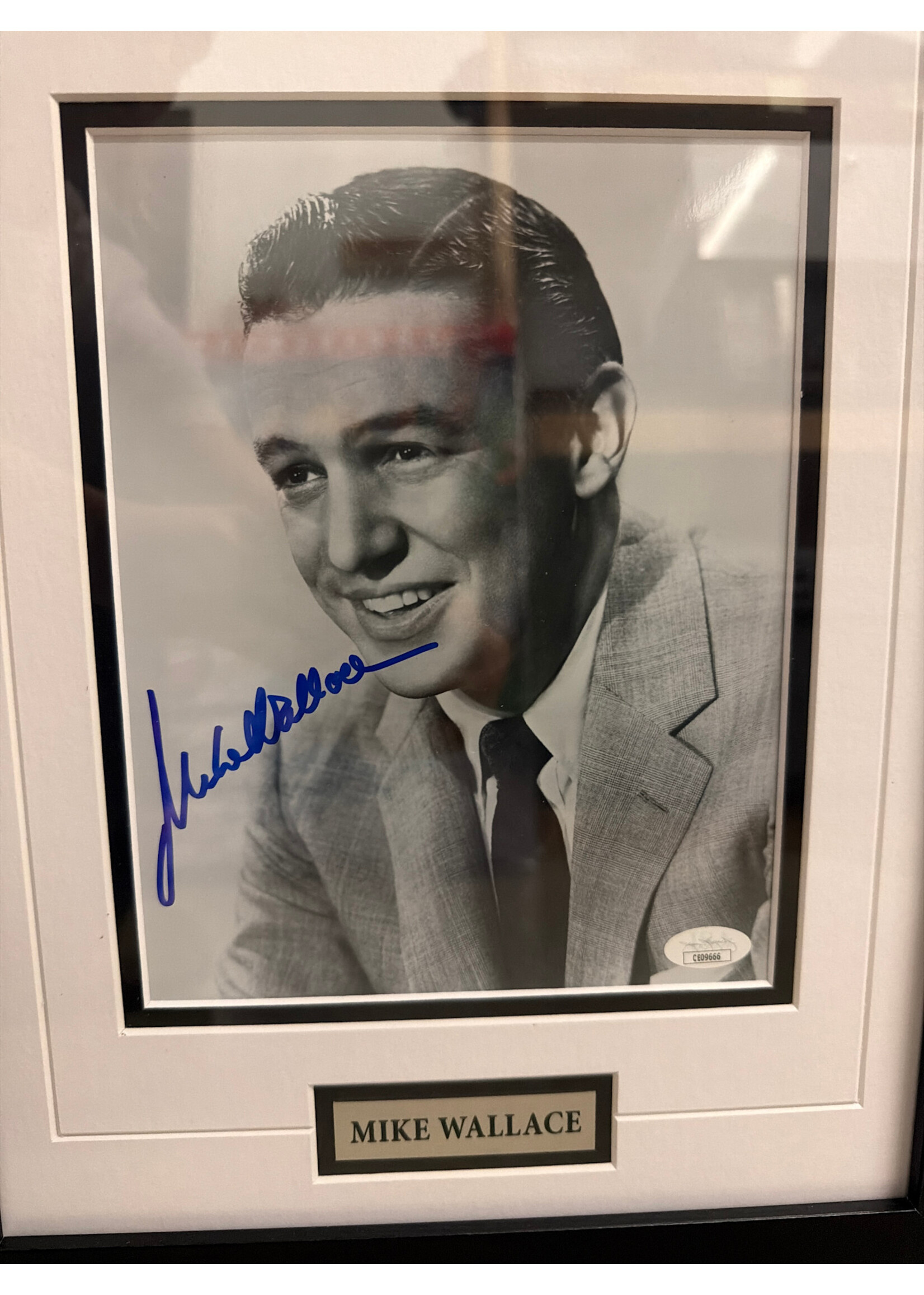 Picture *P Mike Wallace 8x10