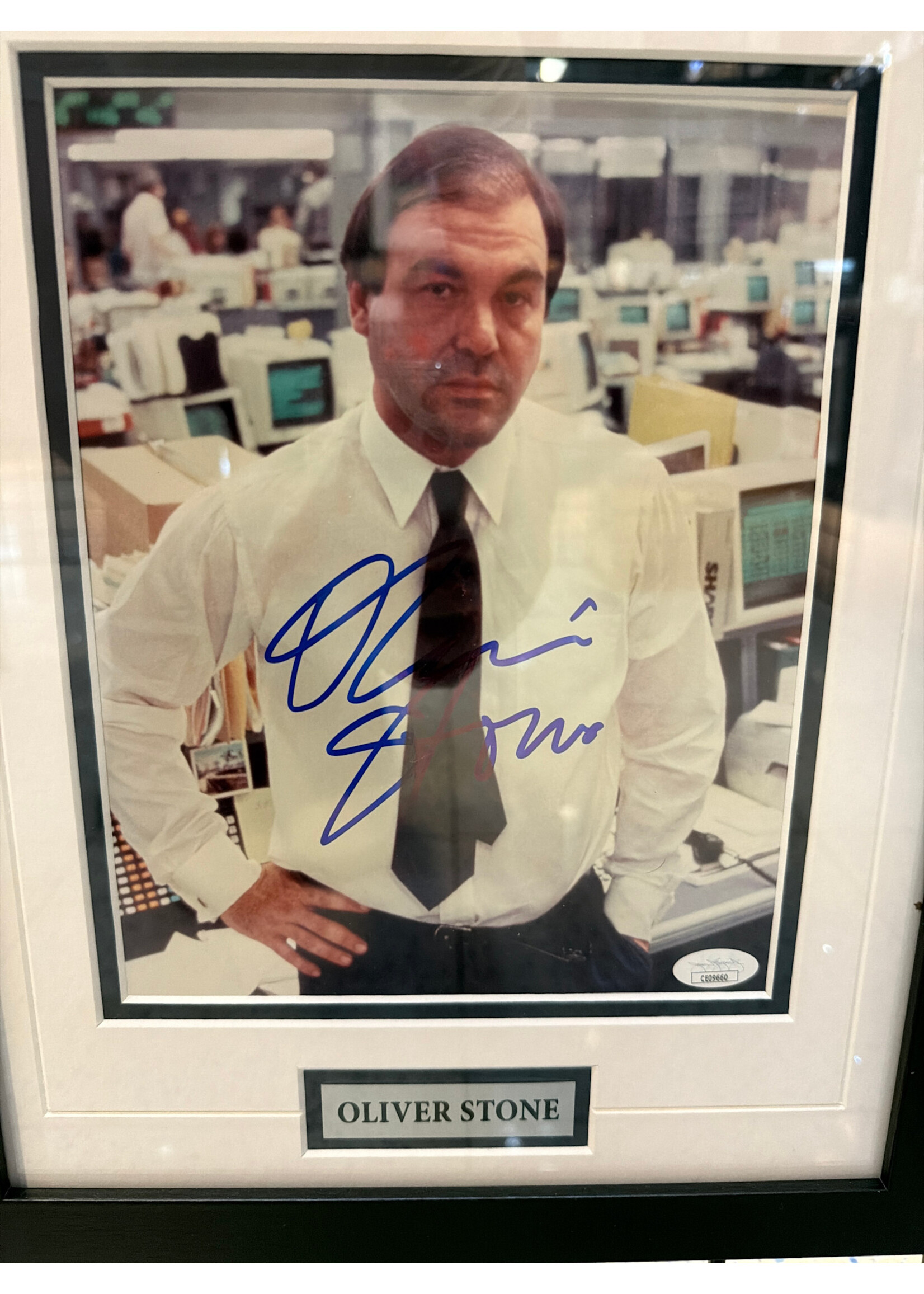 Picture *P Oliver Stone 8x10