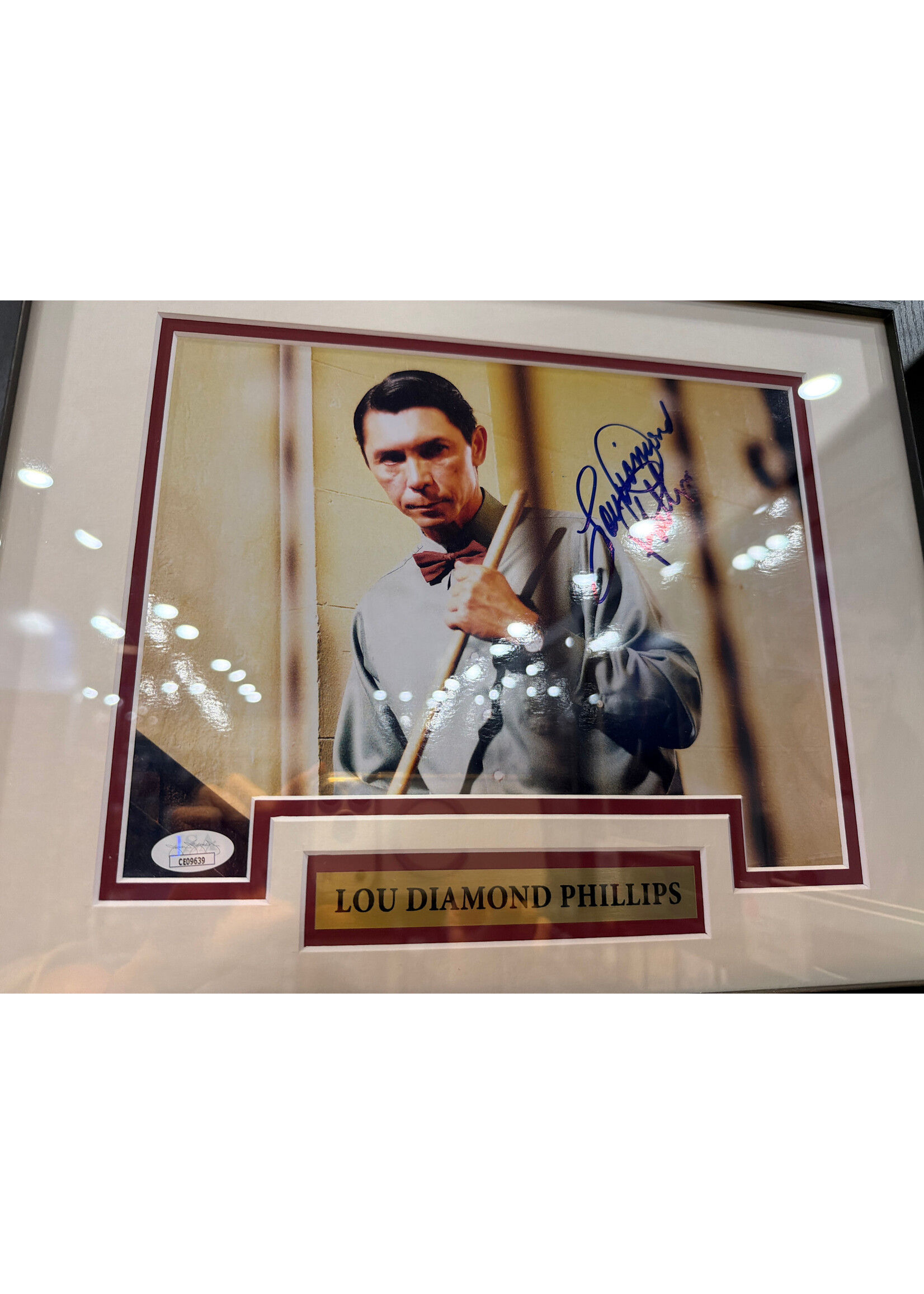 Picture *P Lou Diamond Phillips 8x10