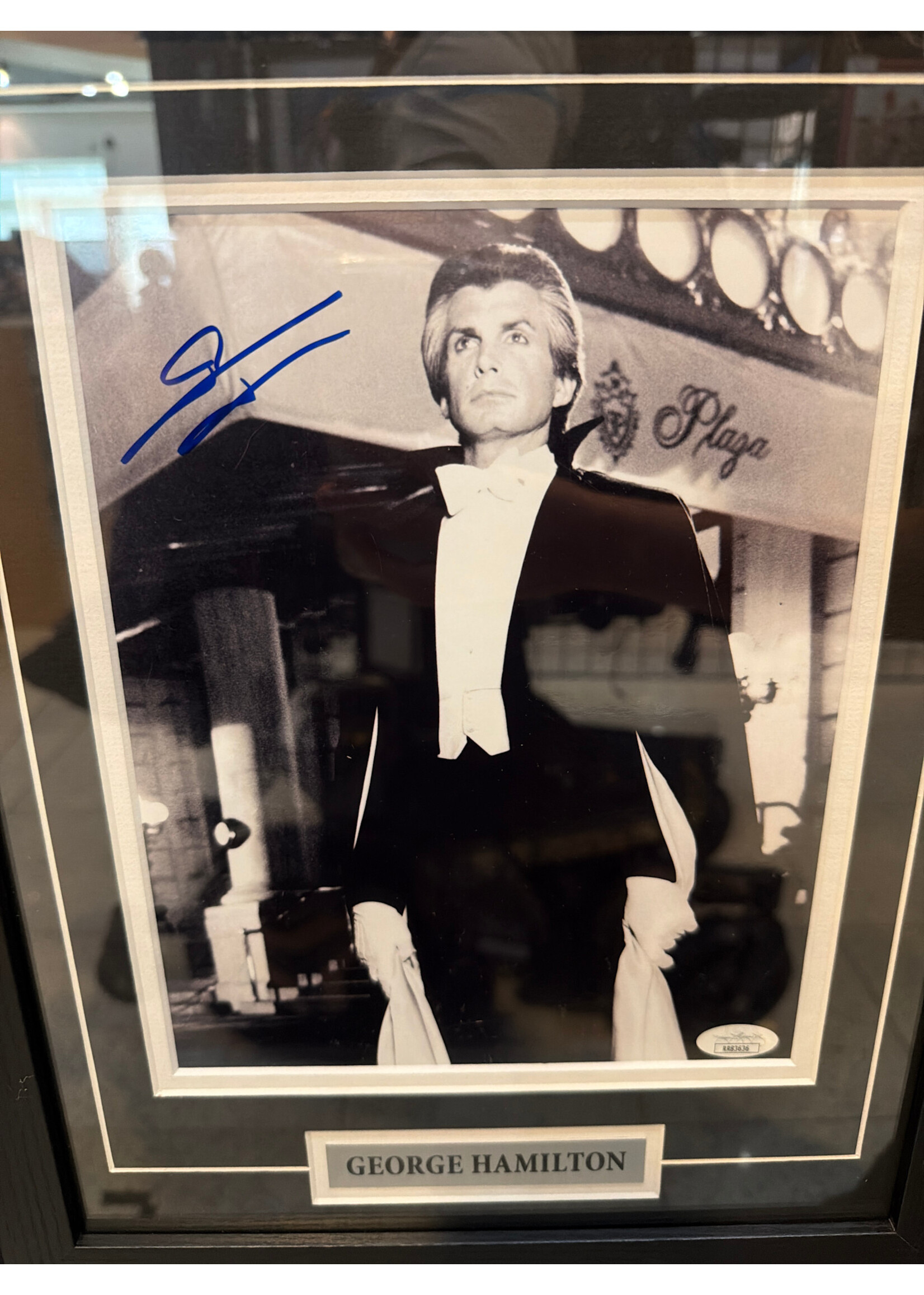 Picture *P George Hamilton 8x10