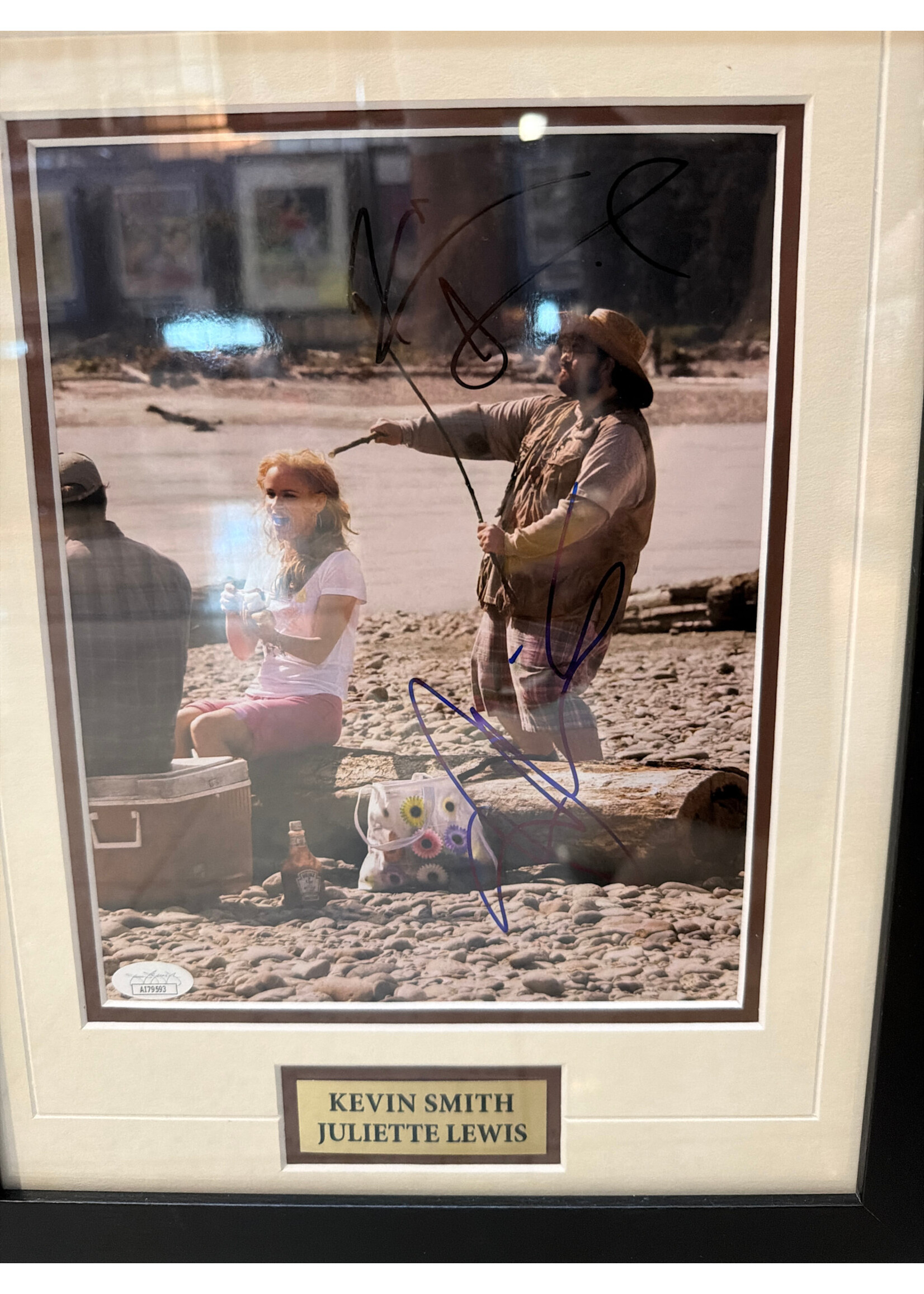 Picture *P Kevin Smith & Juliette Lewis 8x10