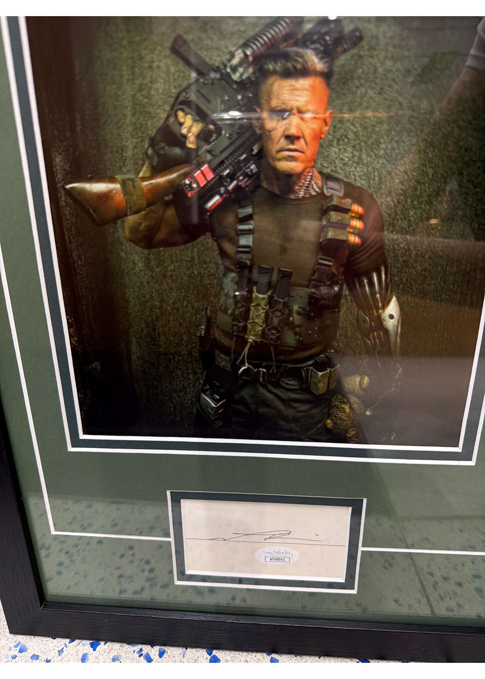 Picture *P Josh Brolin Cut