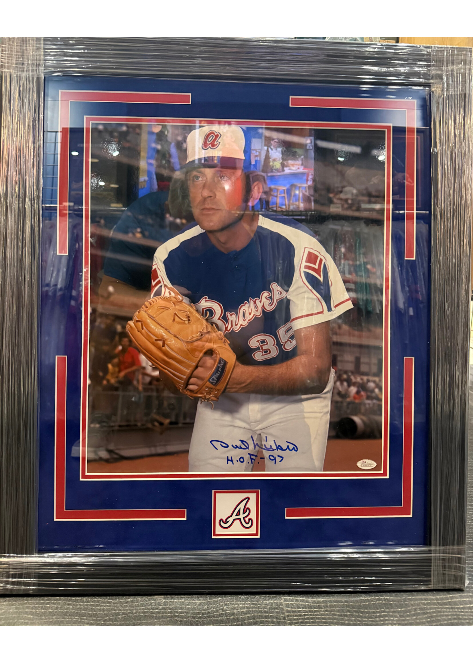 Picture Phil Niekro 16x20