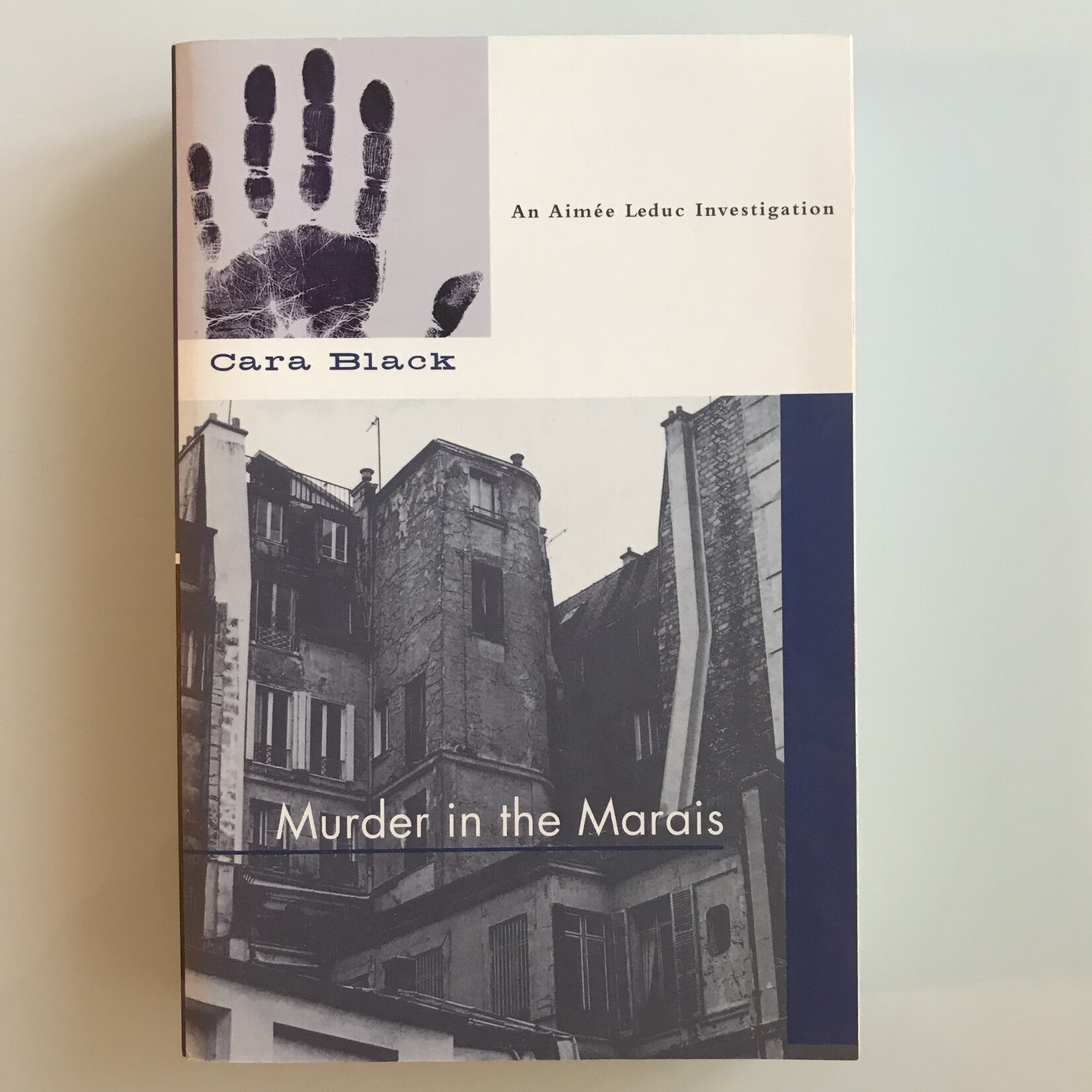 Cara Black - Murder In The Marais: An Aimee Leduc Investigation - Paperback (USED)