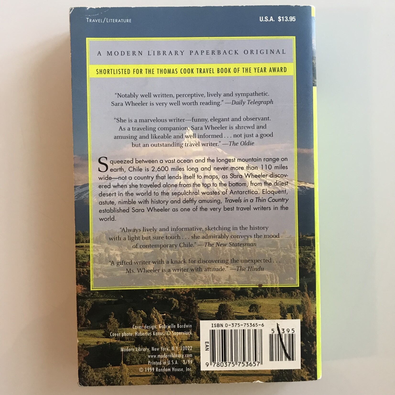 Sara Wheeler - Travels In A Thin Country: A Journey Through Chile - Paperback (USED)
