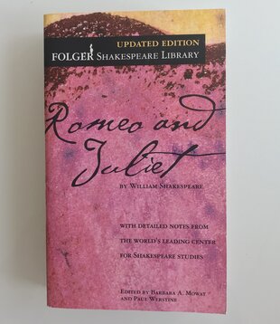 William Shakespeare - Romeo And Juliet: Folger Shakespeare Library Updated Edition