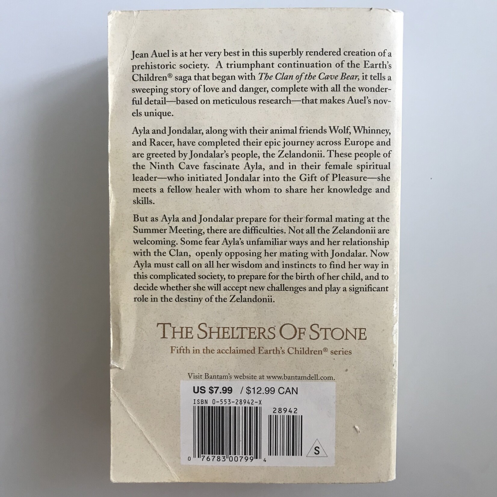 Jean M. Auel - The Shelters Of Stone - Paperback (USED)
