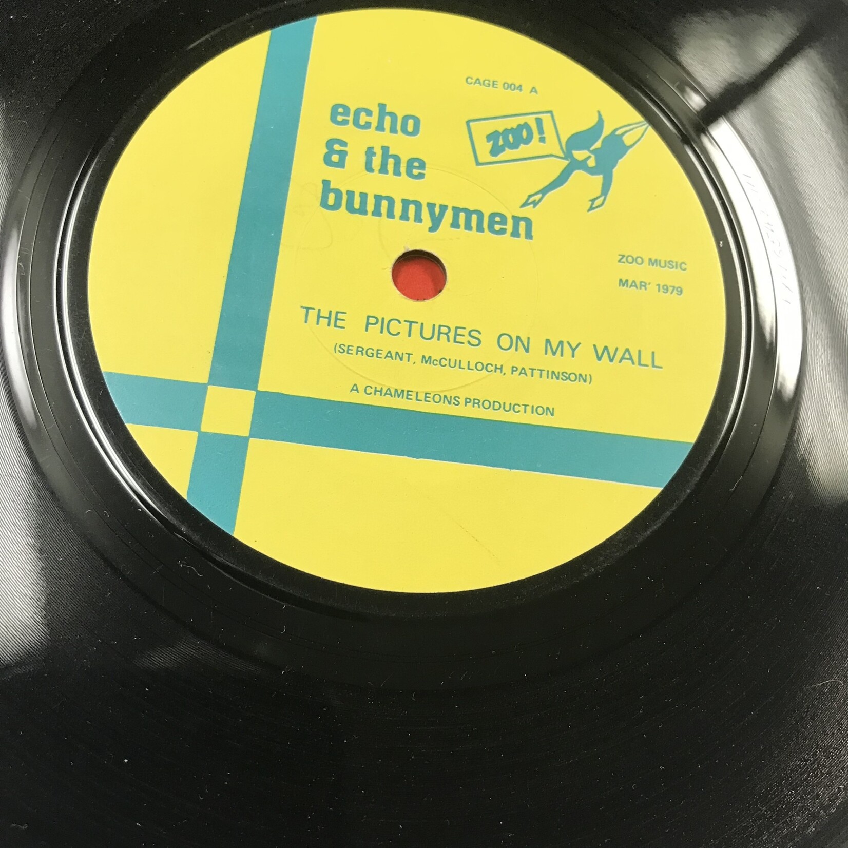 Echo & The Bunnymen - The Pictures On My Wall / Read It In Books - CAGE 004 - Vinyl 45 (USED)
