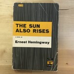 Ernest Hemingway - The Sun Also Rises - Paperback (USED)
