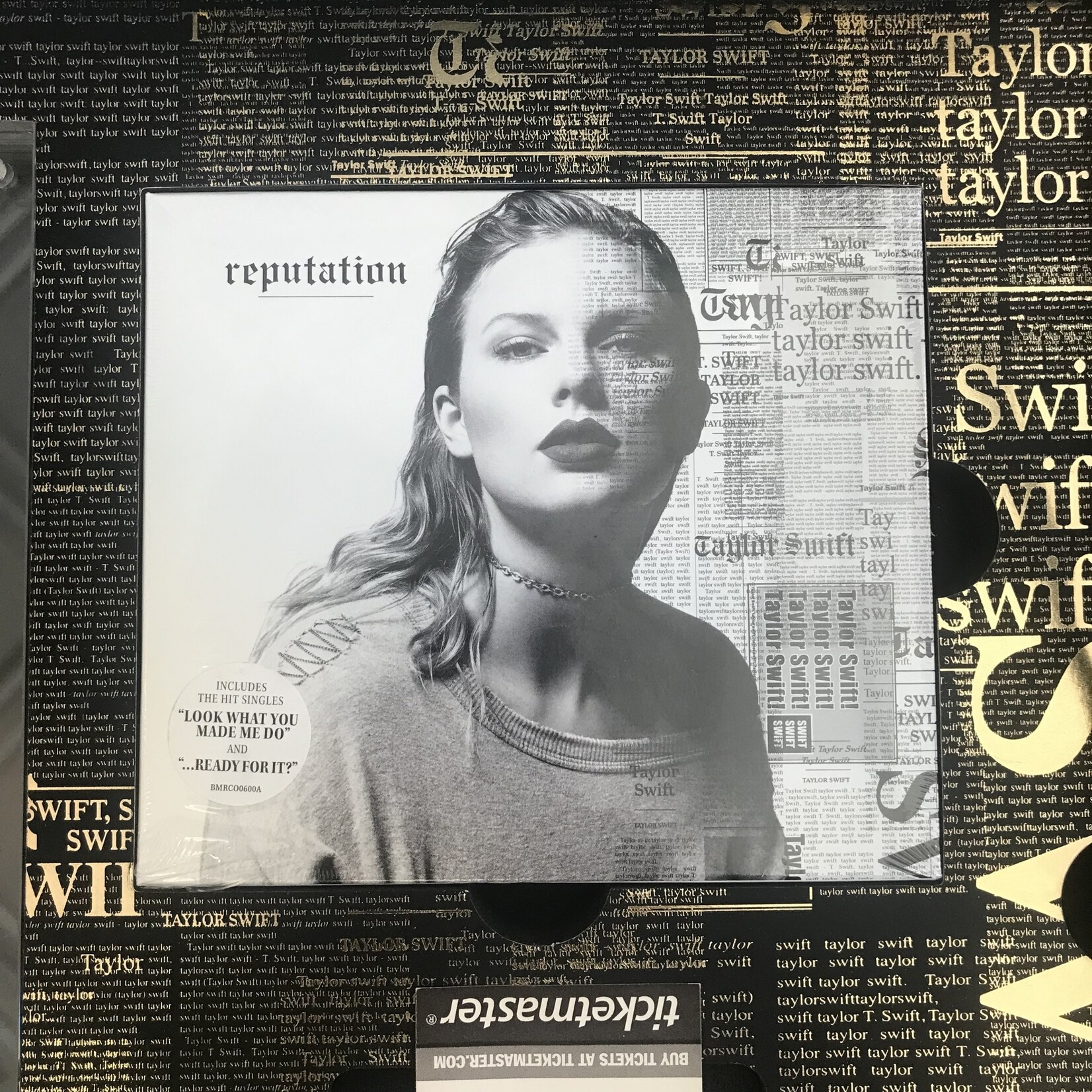 Taylor Swift - Reputation VIP Tour Box (Missing Lanyard) - CD Box Set