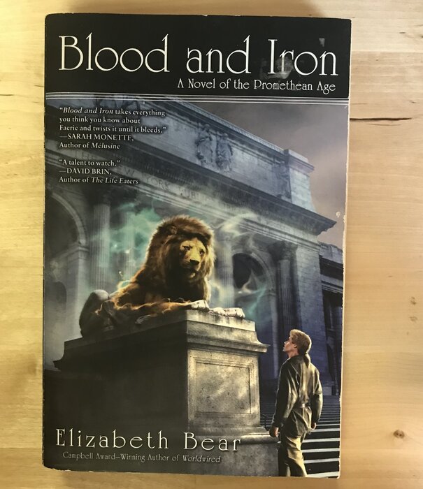 Elizabeth Bear - Blood And Iron - Paperback (USED)