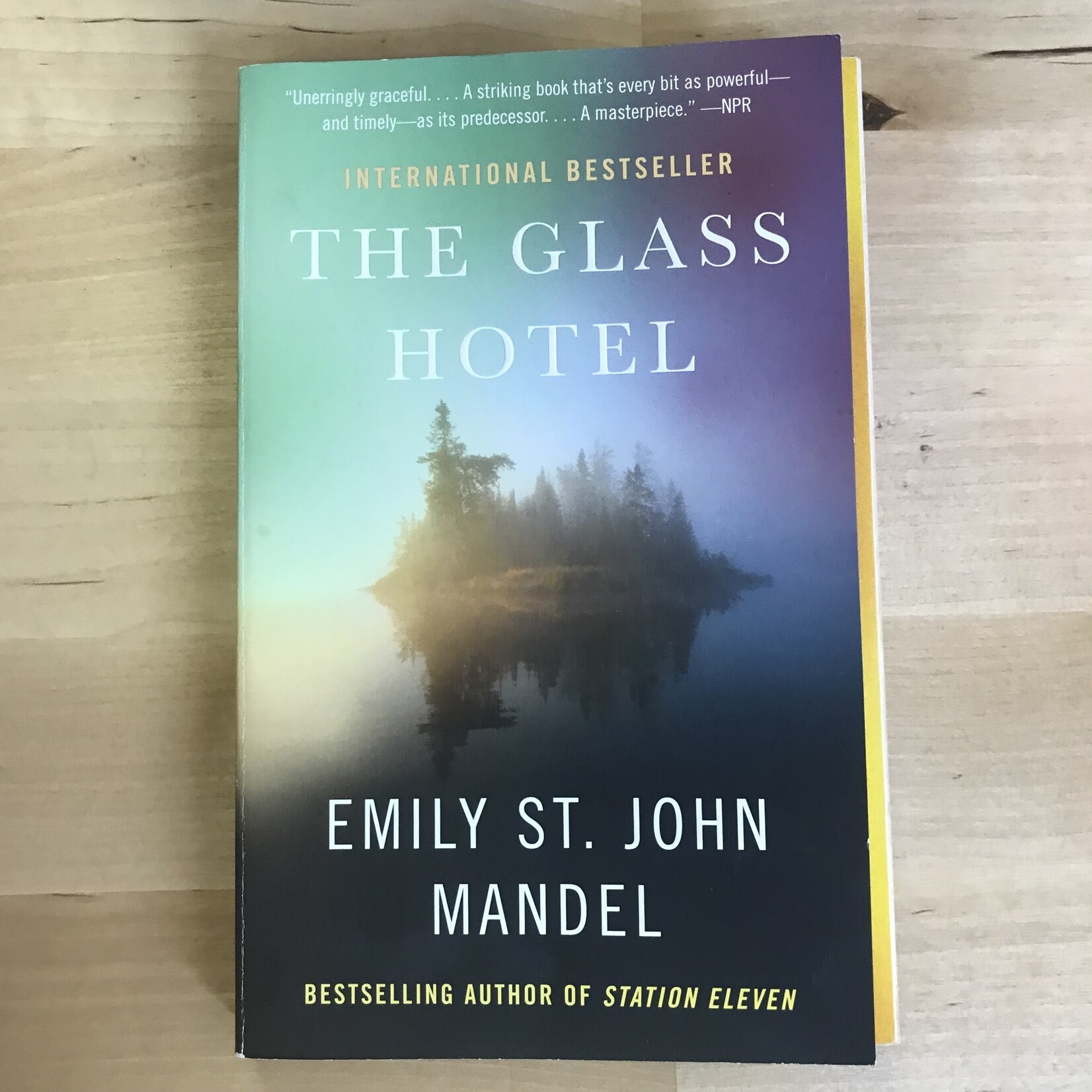 Emily St. John Mandel - The Glass Hotel - Paperback (USED)