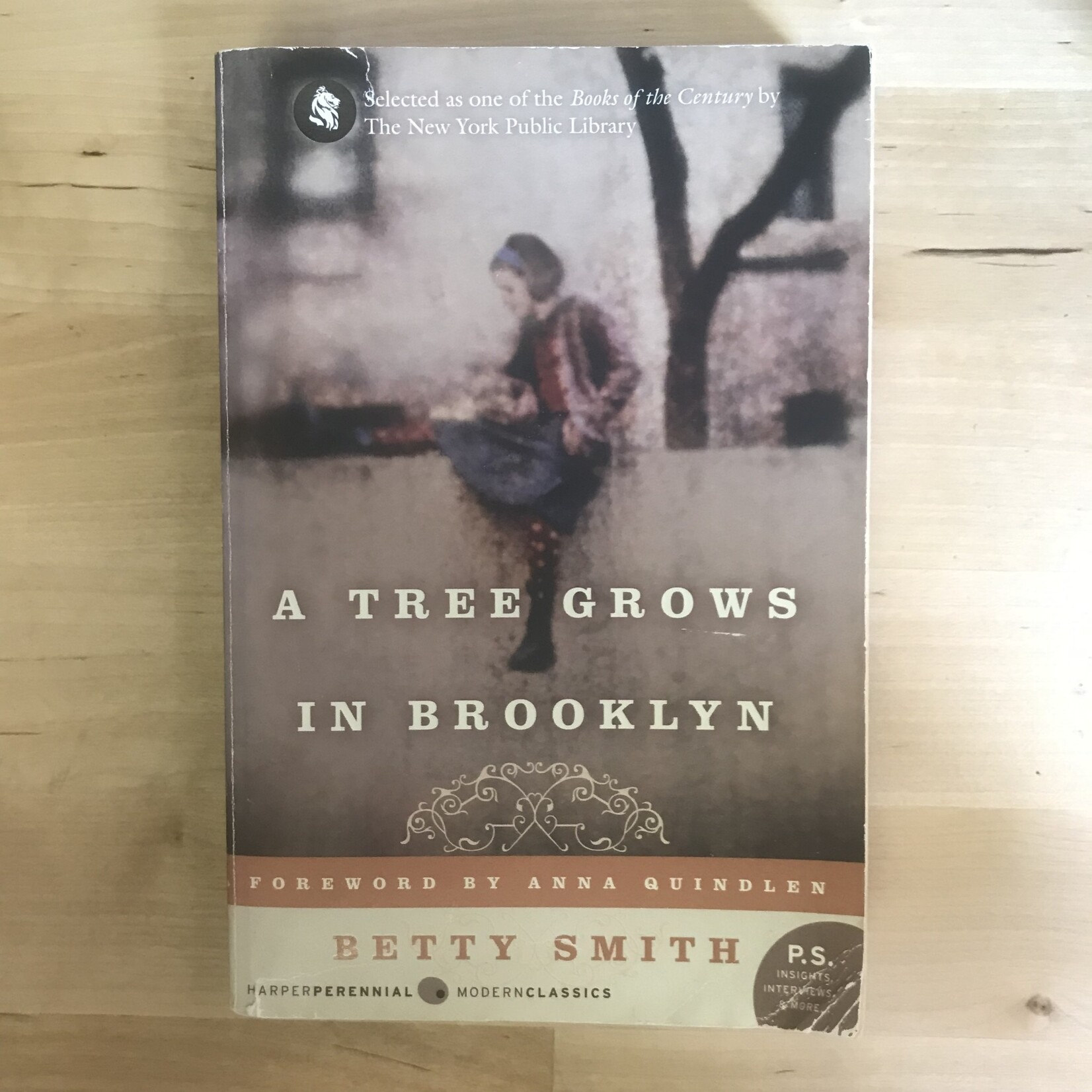 Betty Smith - A Tree Grows In Brooklyn - Paperback (USED)