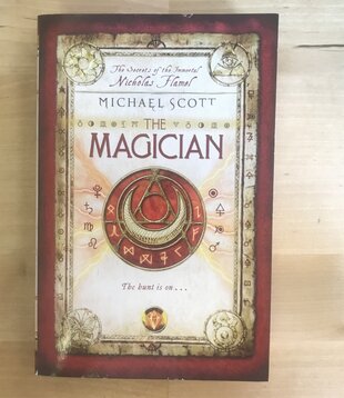 Michael Scott - The Magician - Paperback (USED)