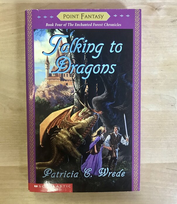 Patricia C. Wrede - Talking To Dragons - Paperback MM (USED)