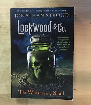 Jonathan Stroud - Lockwood & Co. Book Two: The Whispering Skull - Paperback (USED)
