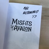 Kel McDonald - Misfits Of Avalon: The Queen Of Air And Delinquency (Signed) - Paperback (USED)