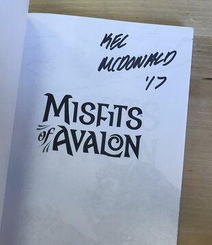 Kel McDonald - Misfits Of Avalon: The Queen Of Air And Delinquency (Signed) - Paperback (USED)