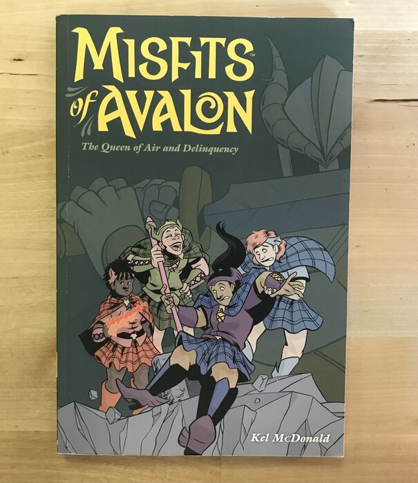 Kel McDonald - Misfits Of Avalon: The Queen Of Air And Delinquency (Signed) - Paperback (USED)