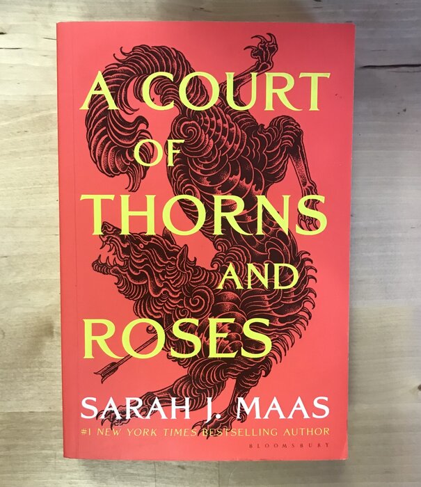 Sarah J. Maas - A Court Of Thorns And Roses - Paperback (USED)