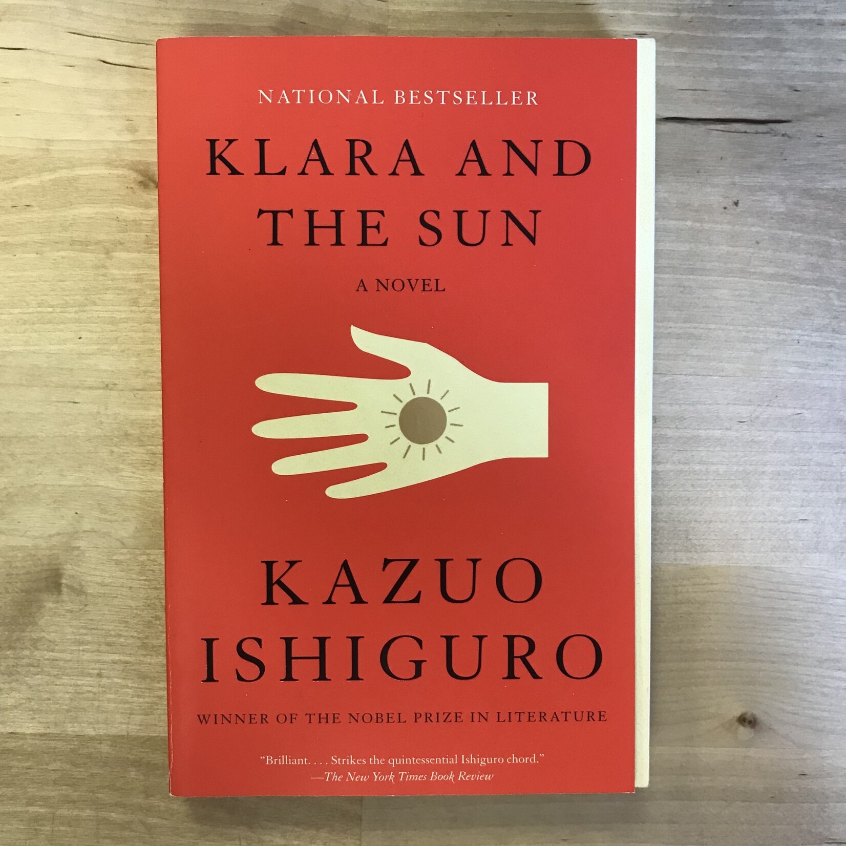 Kazuo Ishiguro - Klara And The Sun - Paperback (USED)