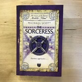 Michael Scott - The Sorceress - Paperback (USED)