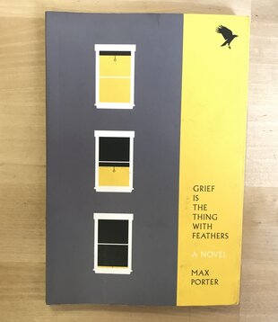 Max Porter - Grief Is The Thing With Feathers - Paperback (USED)