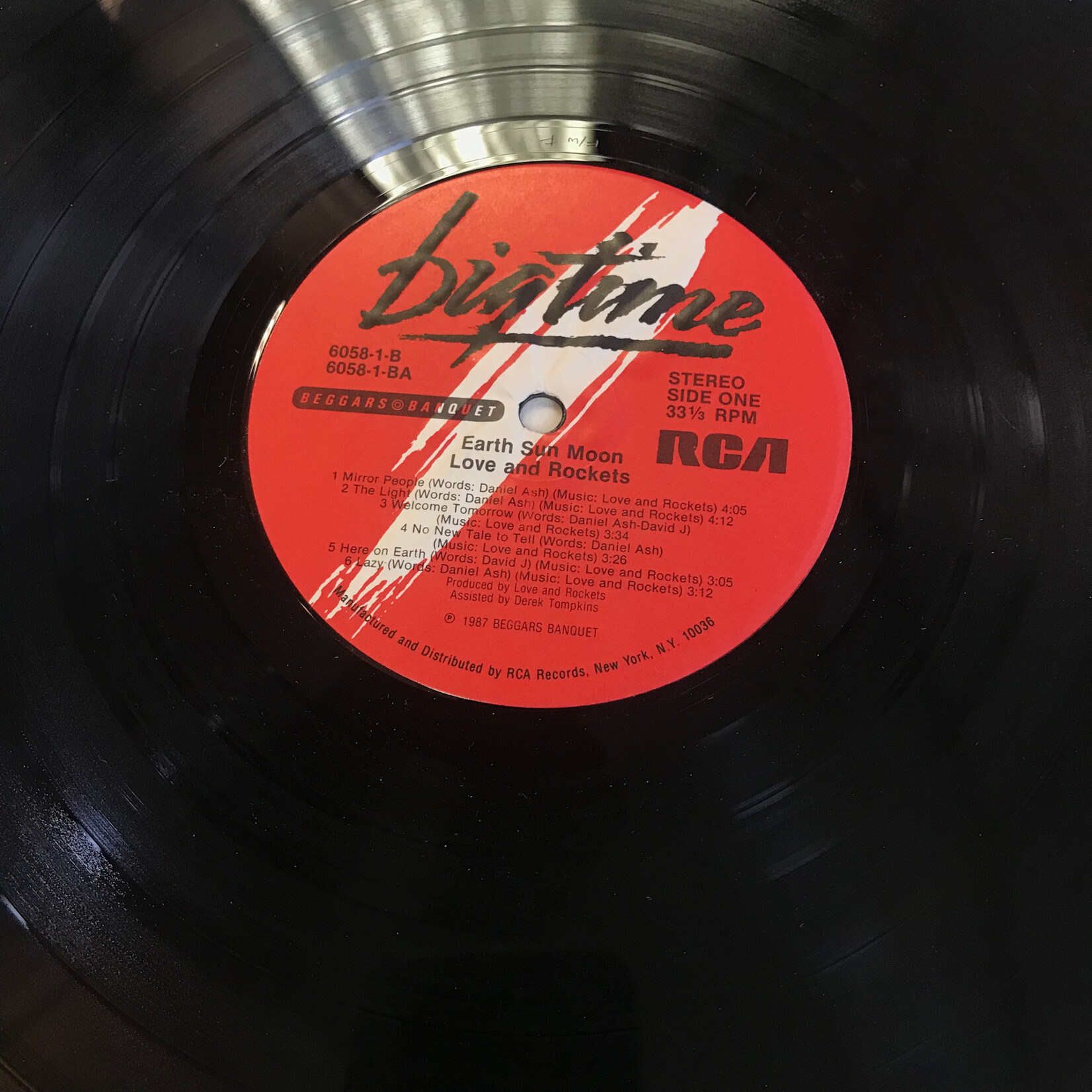Love And Rockets - Earth Sun Moon - 6058 1 - Vinyl LP (USED)