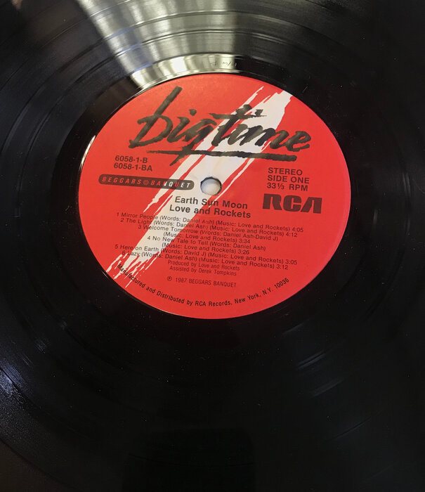 Love And Rockets - Earth Sun Moon - 6058 1 - Vinyl LP (USED)