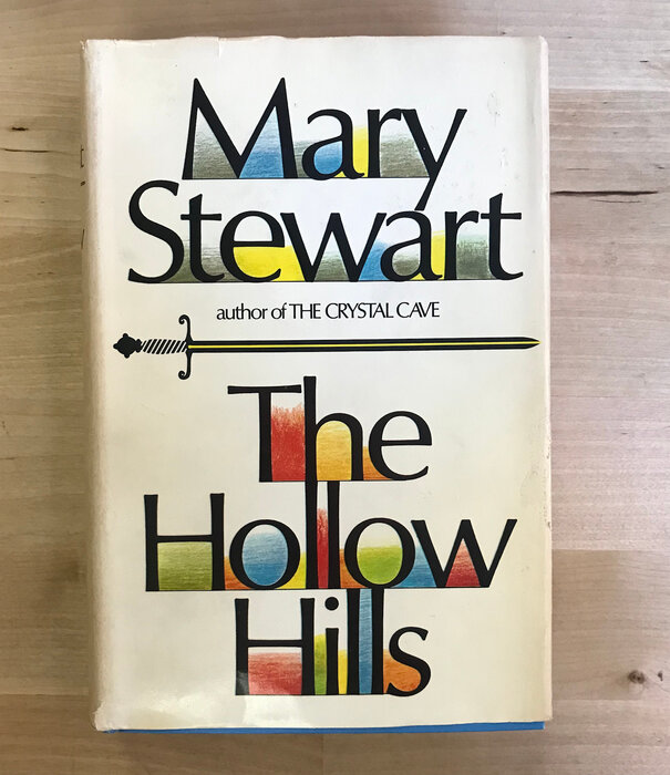 Mary Stewart - The Hollow Hills - Hardback (USED - BCE)