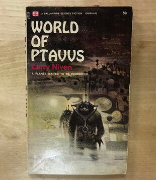 Larry Niven - World Of Ptavvs - Paperback MM (USED - 5DB)