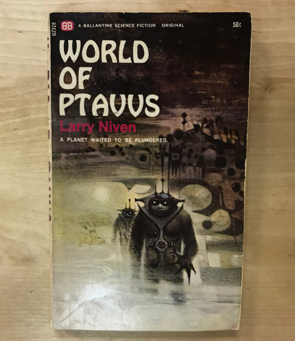 Larry Niven - World Of Ptavvs - Paperback MM (USED - 5DB)