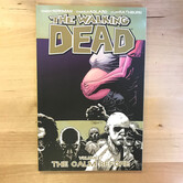 Walking Dead - Volume 7: The Calm Before - Paperback (USED)