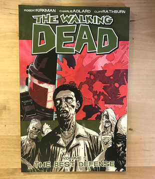 Walking Dead - Volume 5: The Best Defense - Paperback (USED)