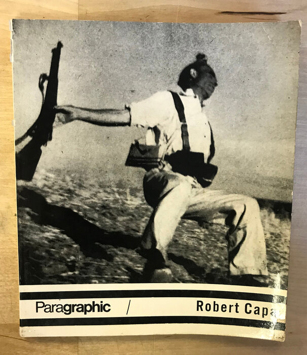 Robert Capa - Paragraphic - Paperback (USED)