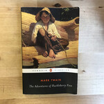 Mark Twain - Adventures of Huckleberry Finn - Paperback (USED)