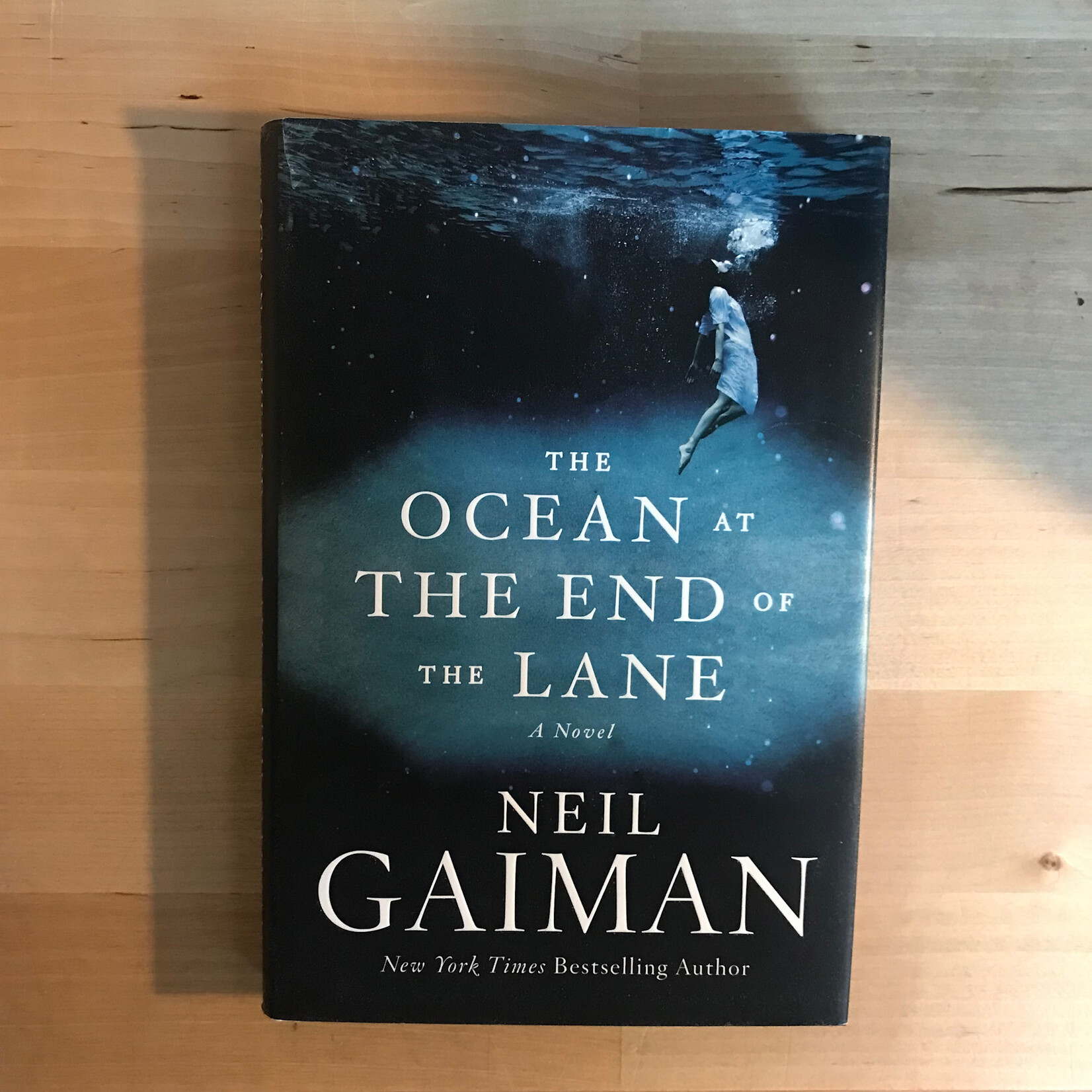 Neil Gaiman - The Ocean At The End Of The Lane - Hardback (USED)