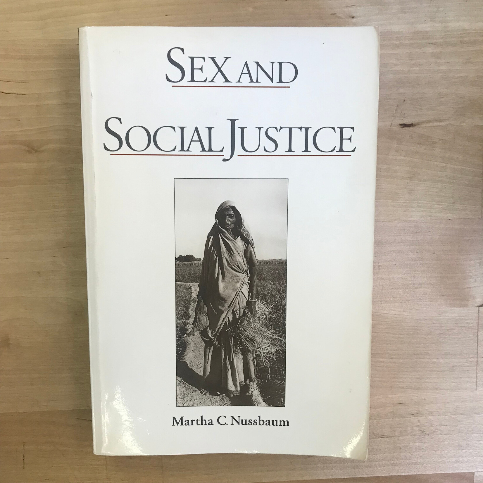 Martha C. Nussbaum - Sex And Social Justice - Paperback (USED)