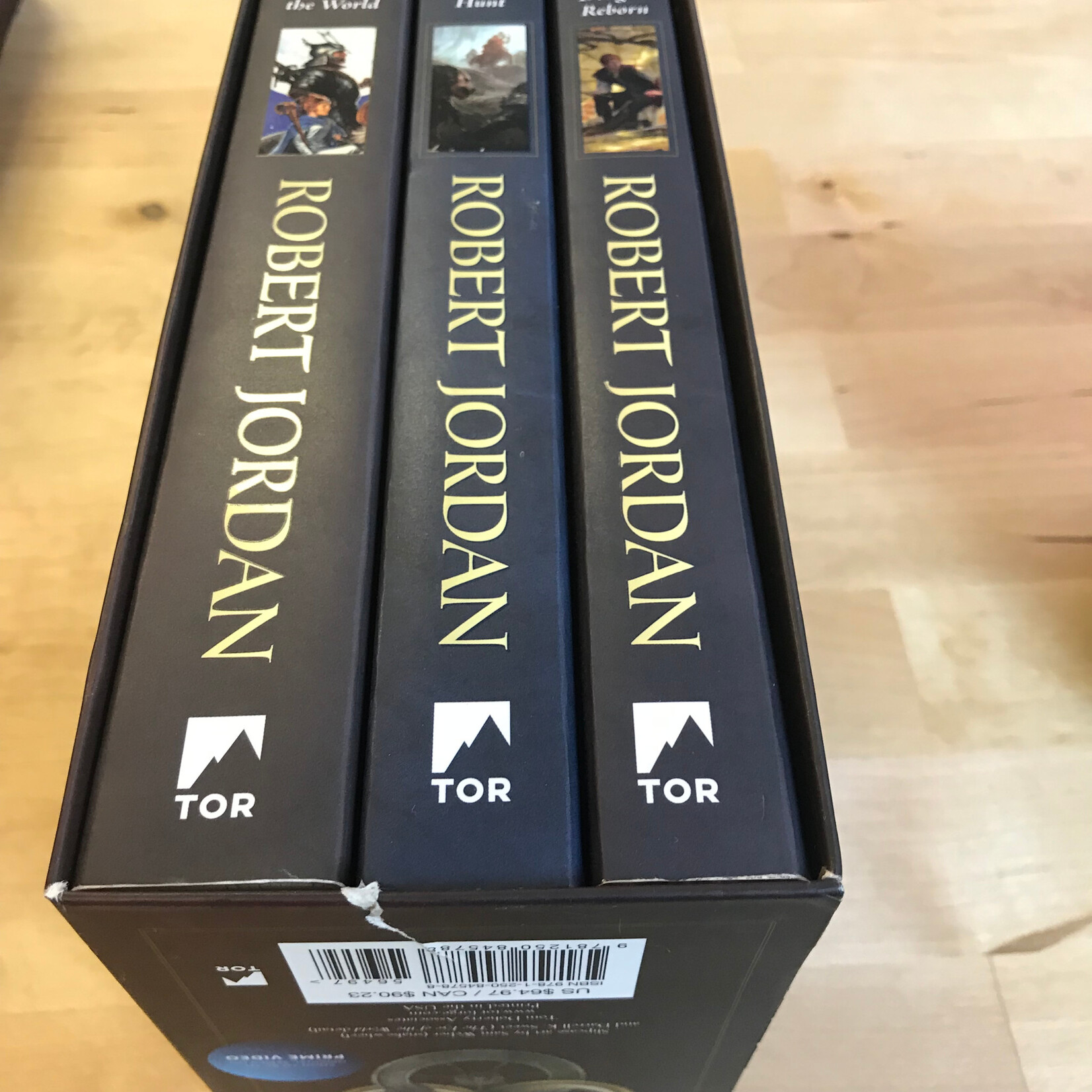 Robert Jordan - The Wheel Of Time Books 1-3 Deluxe - Paperback Box Set (USED)
