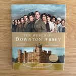 Jessica Fellowes - The World Of Downton Abbey - Hardback (USED)
