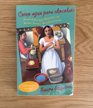 Laura Esquival - Como Aqua Para Chocolate (Like Water For Hot Chocolate) - Paperback (USED)